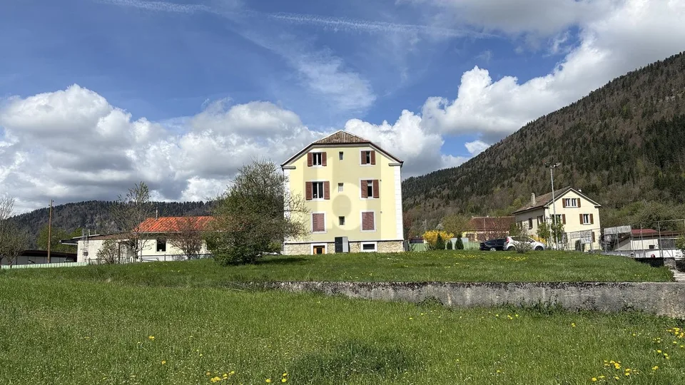 DANS UN ENDROIT IDYLLIQUE ET CALME