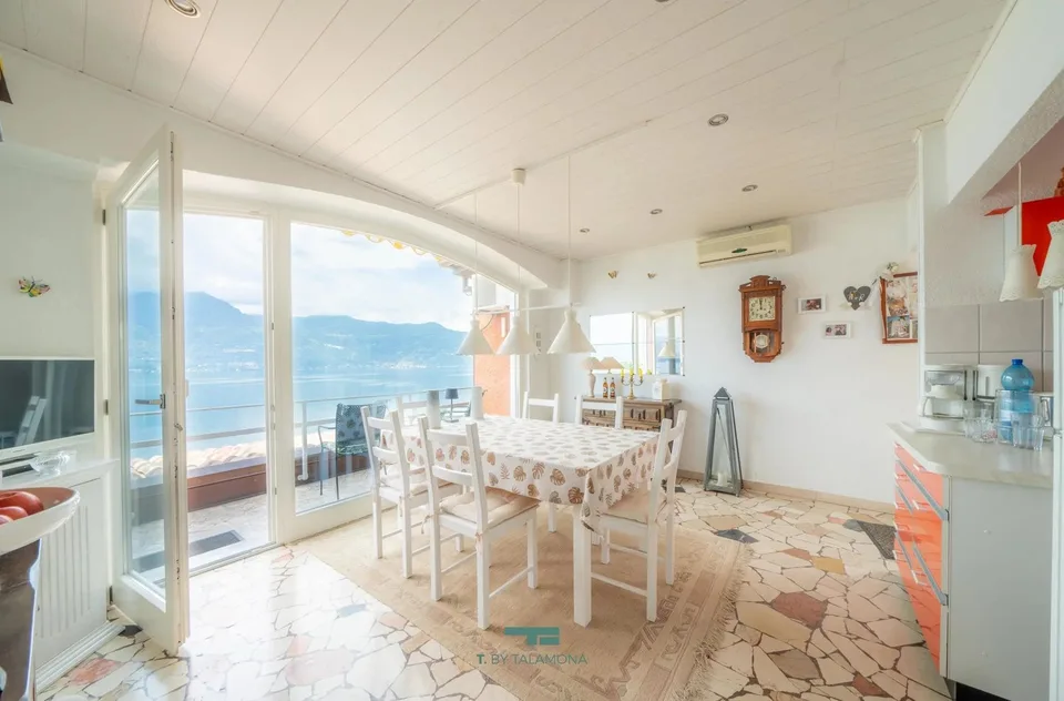 Wohnung am See mit sonniger Terrasse und herrlichem Seeblick