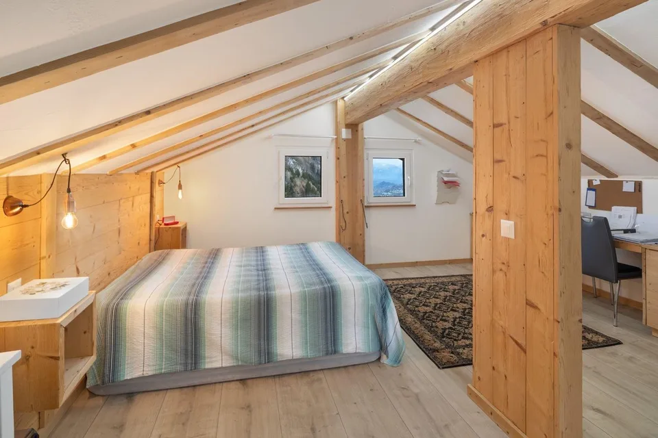 Charmantes 4.5-Zimmer-Chalet in Lens – Vollständig renoviert mit herrlicher Aussicht