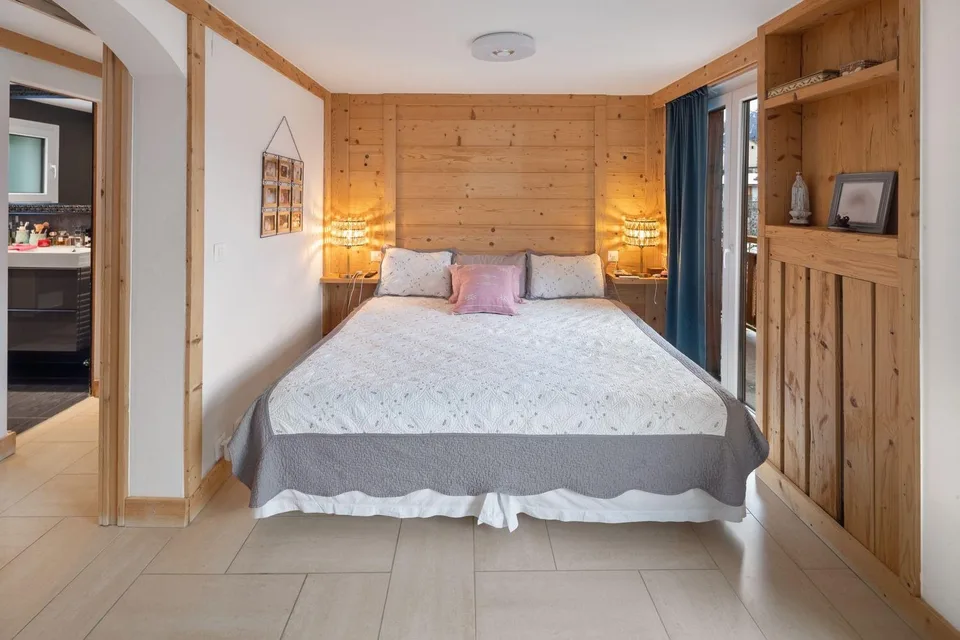 Charmantes 4.5-Zimmer-Chalet in Lens – Vollständig renoviert mit herrlicher Aussicht