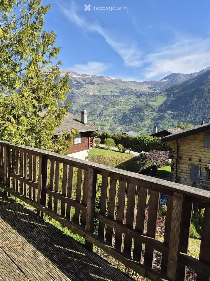 Chalet di 3 camere a Bruson con terreno edificabile 493 m2 in vendita