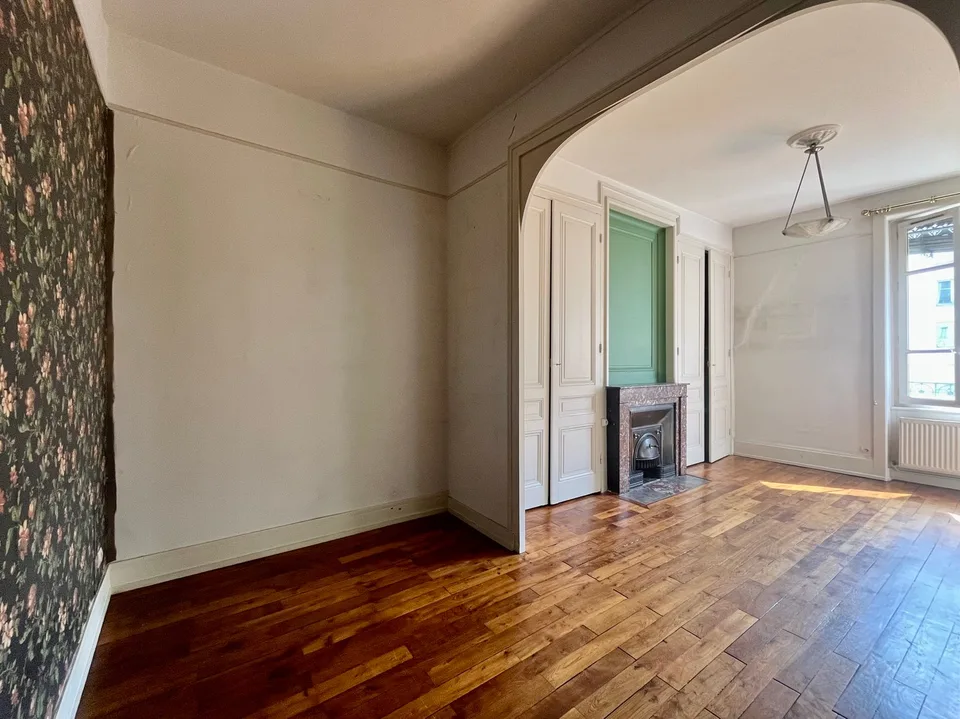 EXCLUSIVITE - T2 de 59,13m2 (loi Carrez) - 3ème étage