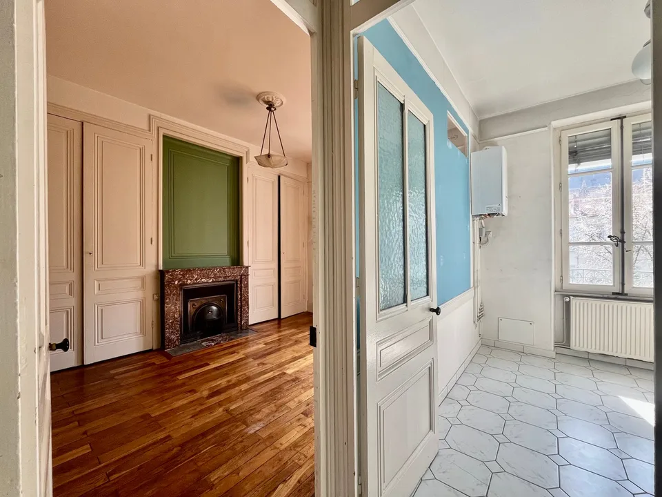 EXCLUSIVITE - T2 de 59,13m2 (loi Carrez) - 3ème étage