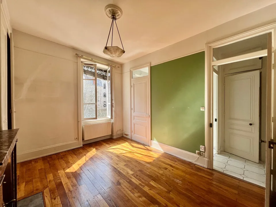 EXCLUSIVITE - T2 de 59,13m2 (loi Carrez) - 3ème étage