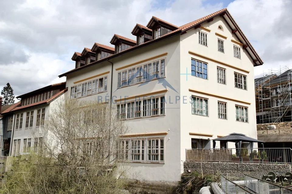 Appartement en bord de rivière : Modernité et sérénité à saisir près de la nature ( Lot 8 )