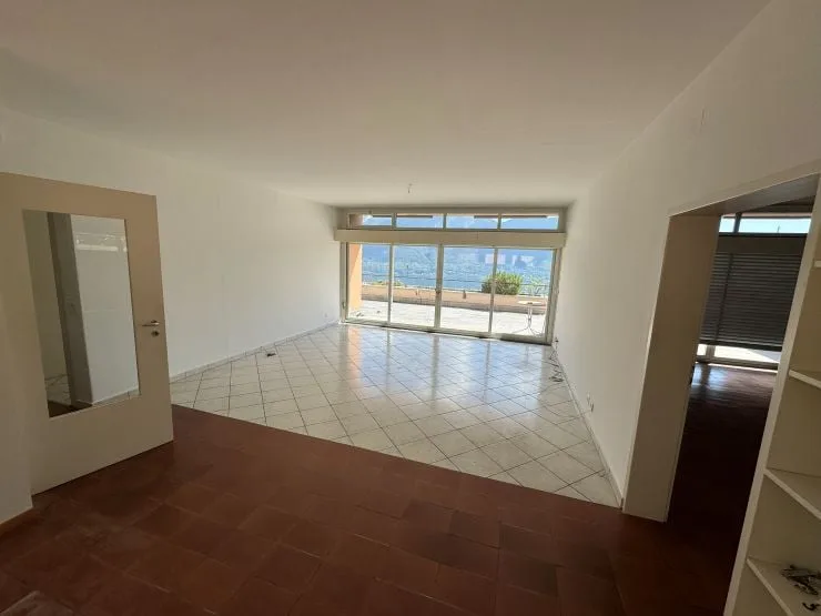 Zu verkaufen in Orselina 3.5-Zimmerwohnung mit Seesicht und Schwimmbad – photo 6 sur 12