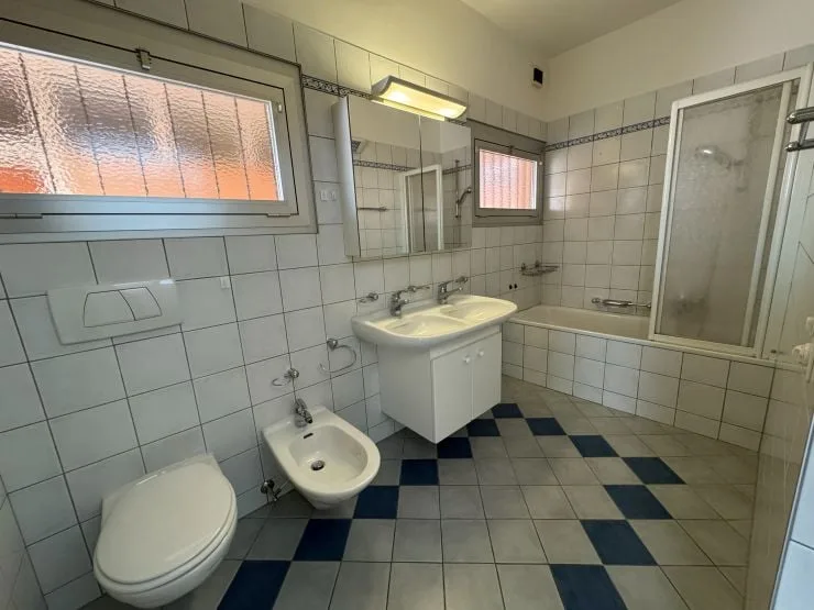 Zu verkaufen in Orselina 3.5-Zimmerwohnung mit Seesicht und Schwimmbad – photo 10 sur 12