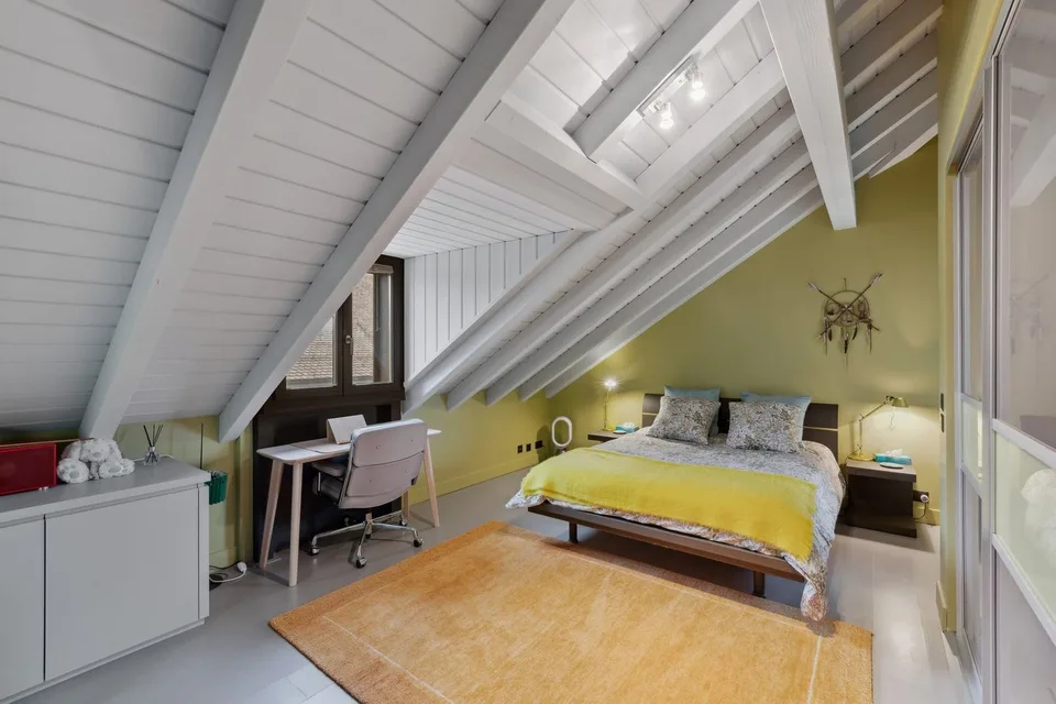 Élégant duplex aux volumes généreux, entouré de nature – photo 9 sur 13