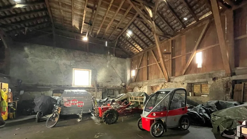 Casa residenziale di 3 famiglie e annesso con potenziale di sviluppo (completamente affittato) a Buckten/BL – foto 10 di 11