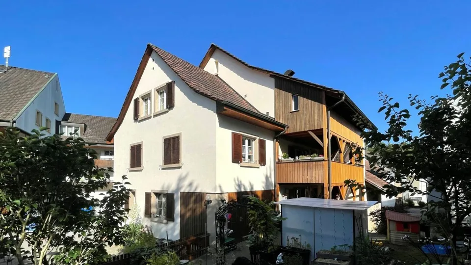 3-Familien-Wohnhaus und Ökonomietrakt mit Ausbaupotential (vollvermietet) in Buckten/BL