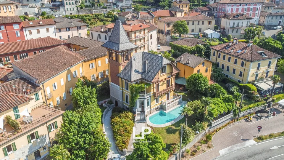 CHARMANTE JUGENDSTIL-VILLA AM LAGO MAGGIORE