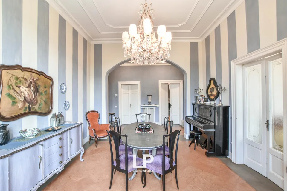 CHARMANTE JUGENDSTIL-VILLA AM LAGO MAGGIORE – Foto 12 von 30