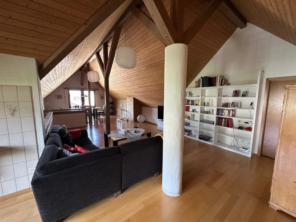 Ampio appartamento di 6,5 locali con grande galleria (80m2 = 2 locali) e vista panoramica a Zurzach – foto 13 di 17