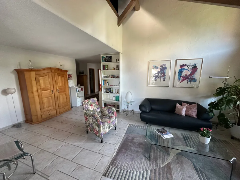Ampio appartamento di 4,5 locali con grande galleria (80m2) e vista panoramica a Zurzach