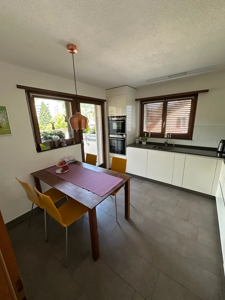 Ampio appartamento di 6,5 locali con grande galleria (80m2 = 2 locali) e vista panoramica a Zurzach – foto 8 di 17