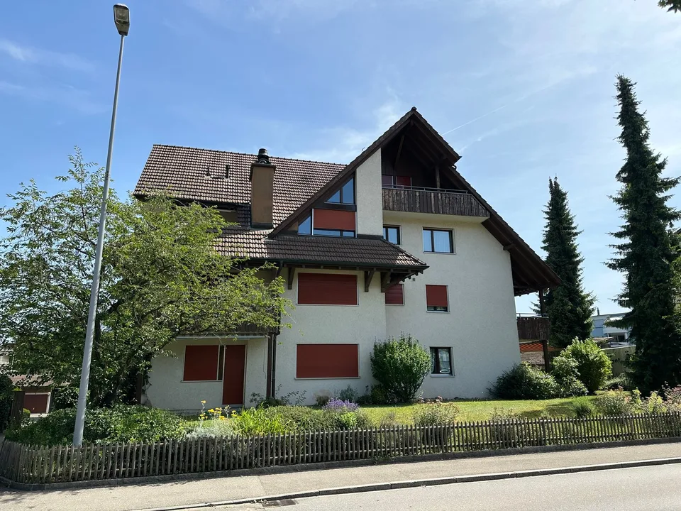 Ampio appartamento di 4,5 locali con grande galleria (80m2) e vista panoramica a Zurzach