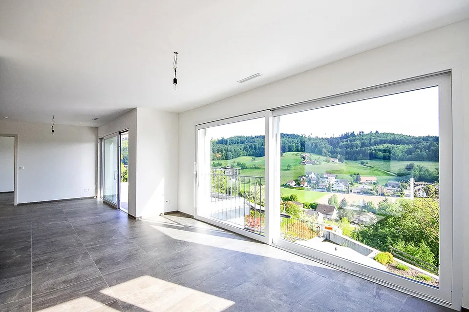 Appartamento da sogno di 4,5 locali con una vista meravigliosa e molti parcheggi