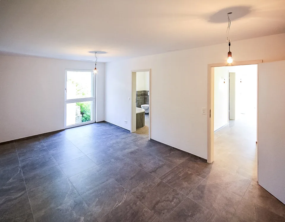 traumhafte 4.5 Zimmer Wohnung mit herrlicher Weitsicht und vielen Parkplätzen – Foto 6 von 14