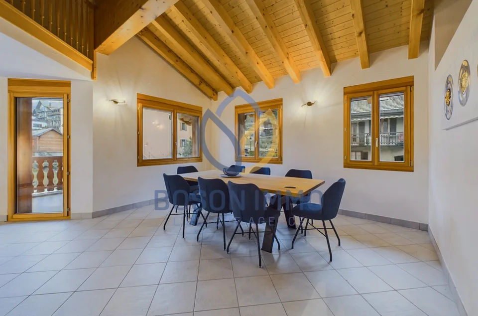 Helles Dachgeschosswohnung in Les Marécottes mit Galerie und Blick auf die Alpen!