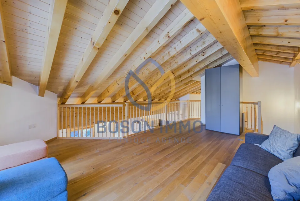 Helles Dachgeschosswohnung in Les Marécottes mit Galerie und Blick auf die Alpen!