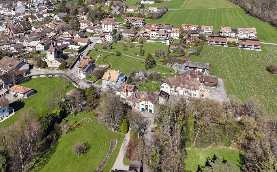 Wohngebäude mit hohem Entwicklungspotenzial in Begnins