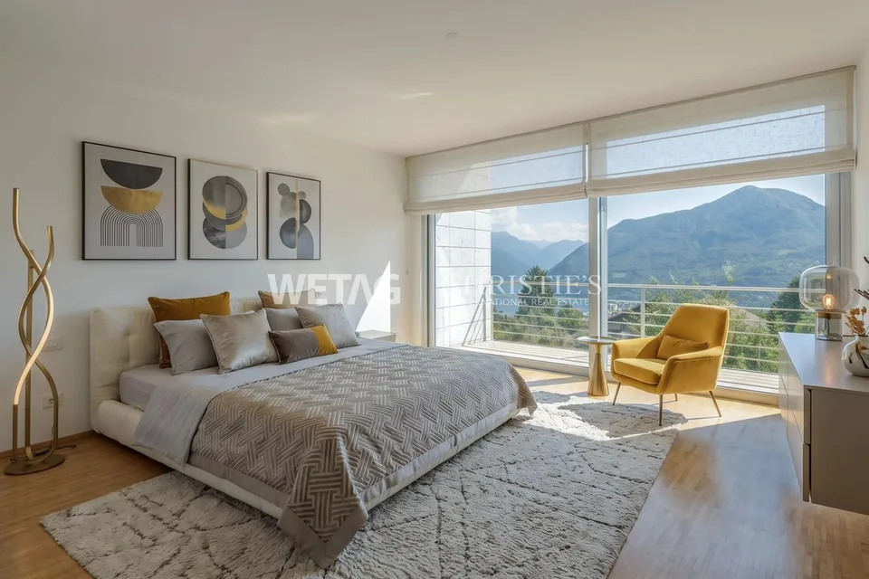 Lugano-Carona: villa moderna a Carona con vista sul lago di Lugano, immersa nel verde con privacy