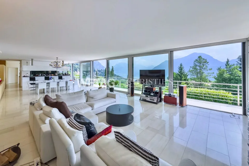 Lugano-Carona: villa moderna a Carona con vista sul lago di Lugano, immersa nel verde con privacy