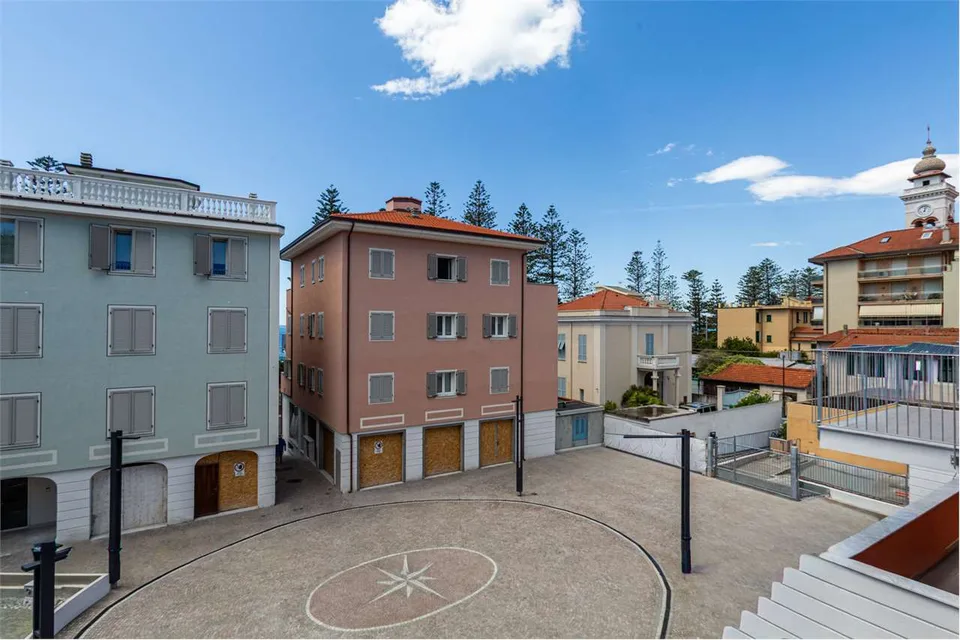 GEBÄUDE "LE MUSE" - MEERFRONT