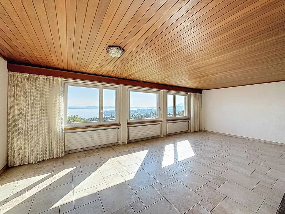 Elegante casa unifamiliare di 6,5 locali con terrazza e vista mozzafiato