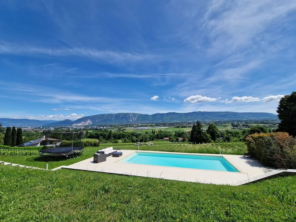 Einzelvilla mit 9 Zimmern und Panoramablick