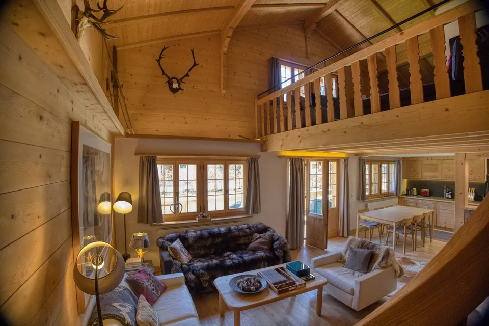 Prächtiges möbliertes Chalet zwischen Gstaad und Lauenen