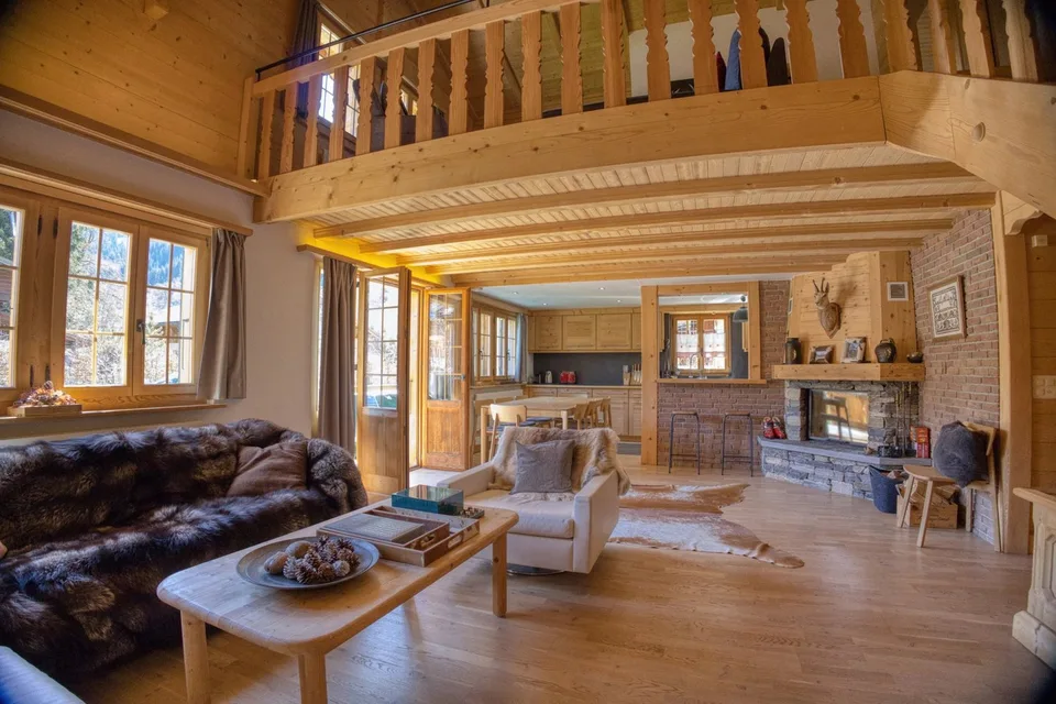 Magnificent furnished chalet between Gstaad and Lauenen