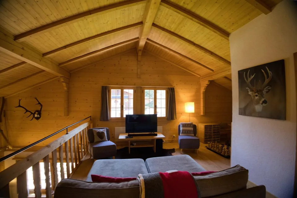 Prächtiges möbliertes Chalet zwischen Gstaad und Lauenen