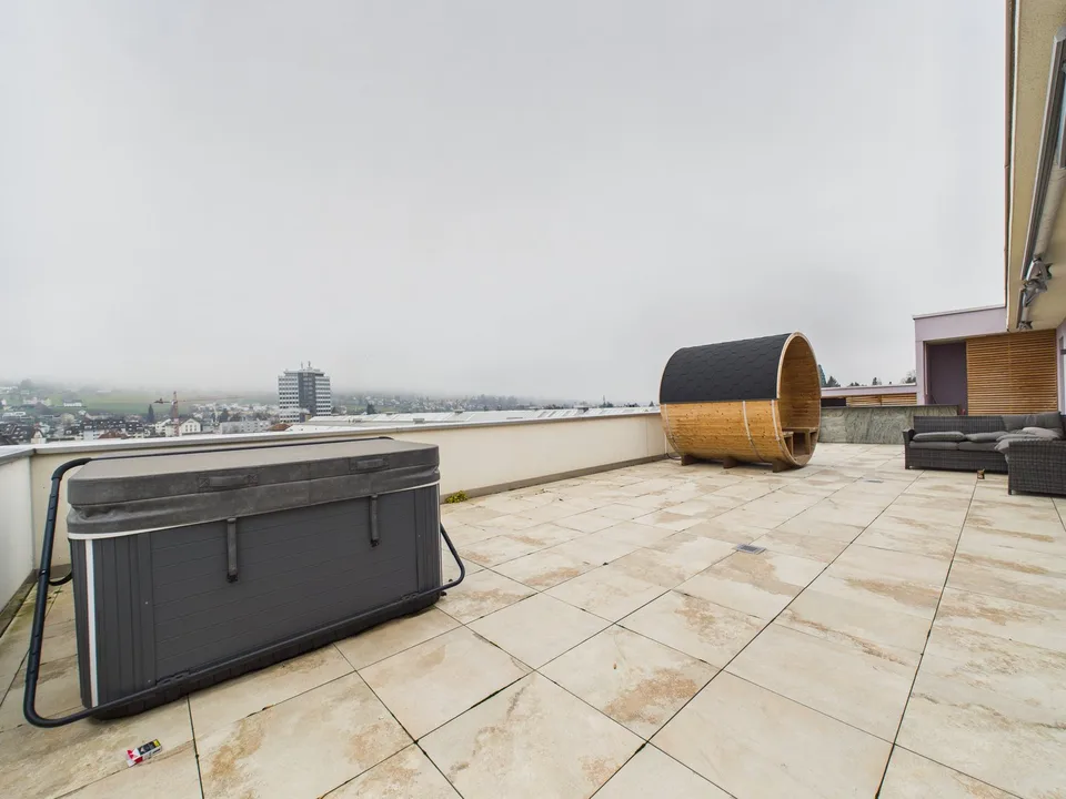 Lumière. Air. Luxe. – Appartement d'attique exclusif 5.5 pièces avec Jacuzzi & serre – photo 20 sur 22