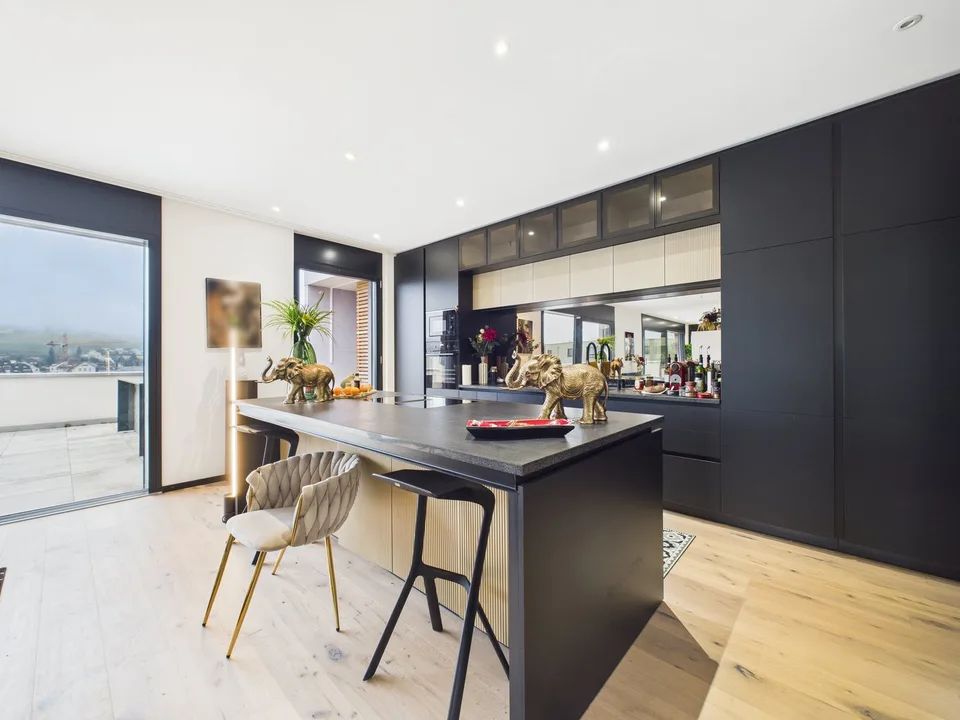 Luce. Aria. Lusso. – Appartamento attico esclusivo 5.5 locali con Jacuzzi & giardino d'inverno