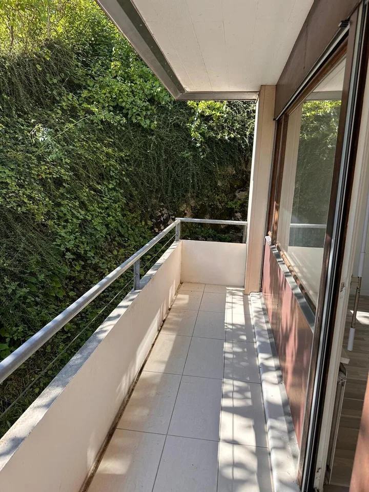 Cornaux, zu verkaufen, 3.5-Zimmer-Wohnung, 86.5 m2 mit Balkon