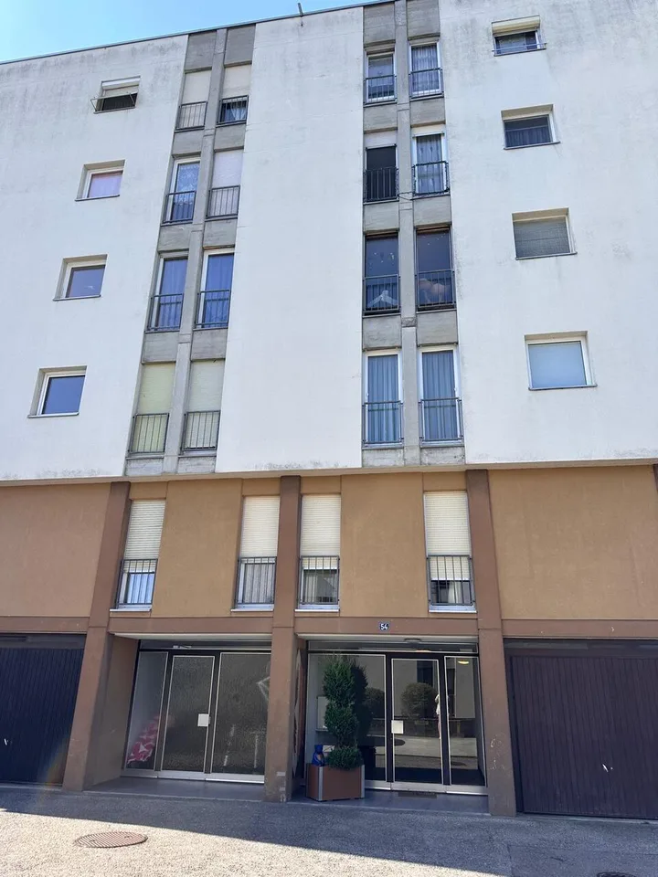 Cornaux, zu verkaufen, 3.5-Zimmer-Wohnung, 86.5 m2 mit Balkon