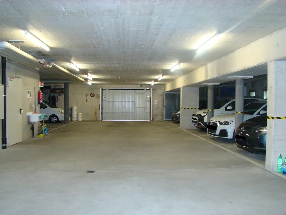 Chiasso ampio e luminoso Attico di 4,5 locali, con vista aperta – Foto 15 von 18
