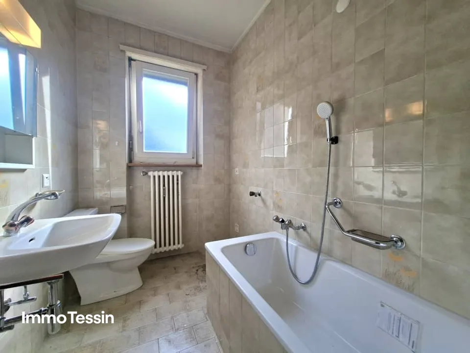 SELTENHEIT: Komplette Etage mit 2 Wohnungen und 8 Zimmer an strategisch hervorragender Lage und nahe am Fluss zum Top-Preis – Foto 13 von 13
