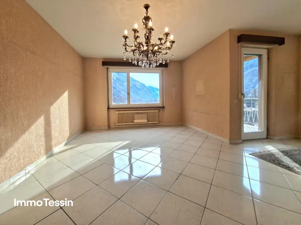 SELTENHEIT: Komplette Etage mit 2 Wohnungen und 8 Zimmer an strategisch hervorragender Lage und nahe am Fluss zum Top-Preis – Foto 6 von 13