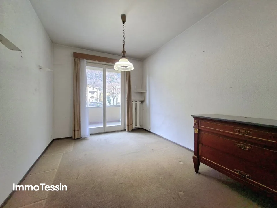 SELTENHEIT: Komplette Etage mit 2 Wohnungen und 8 Zimmer an strategisch hervorragender Lage und nahe am Fluss zum Top-Preis – Foto 10 von 13