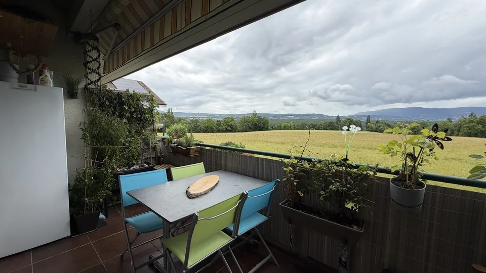 Attique en duplex avec vue dégagée sur la campagne