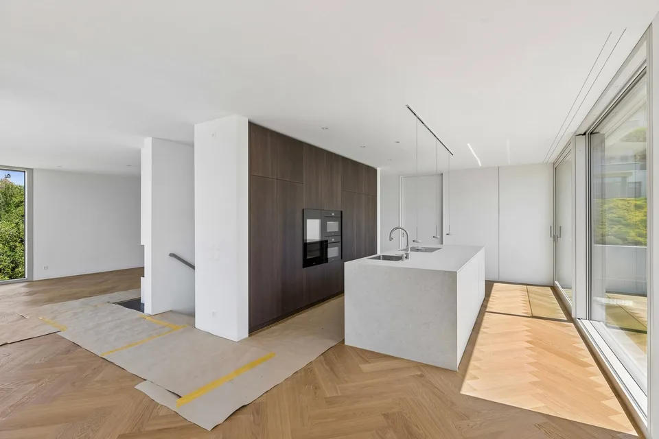 Exklusive Neubauvilla mit Pool und Seeblick – Foto 11 von 30