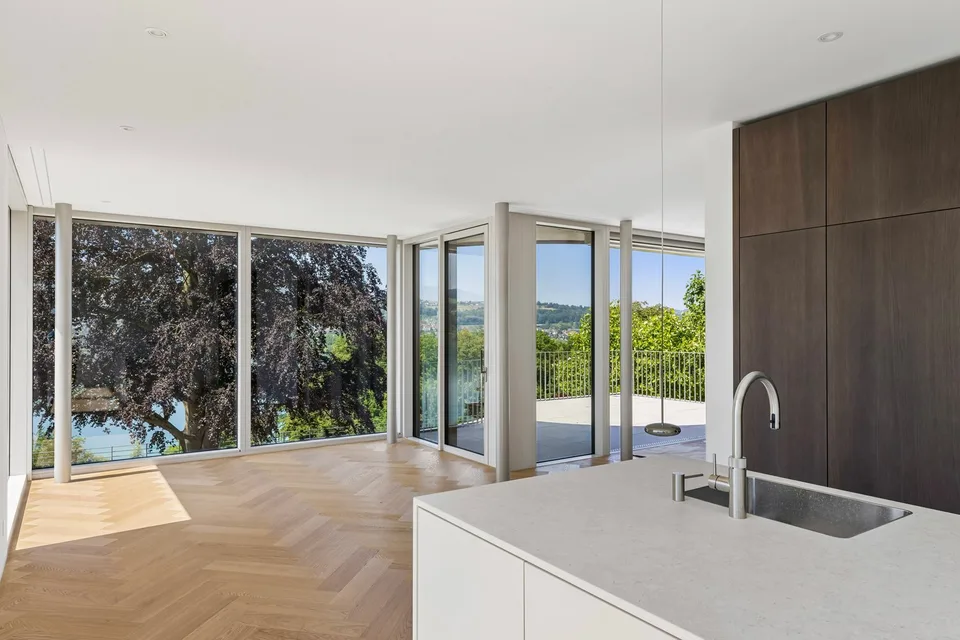 Exklusive Neubauvilla mit Pool und Seeblick – Foto 13 von 30