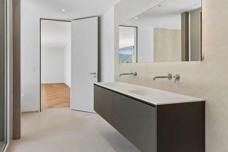 Exklusive Neubauvilla mit Pool und Seeblick – Foto 19 von 30