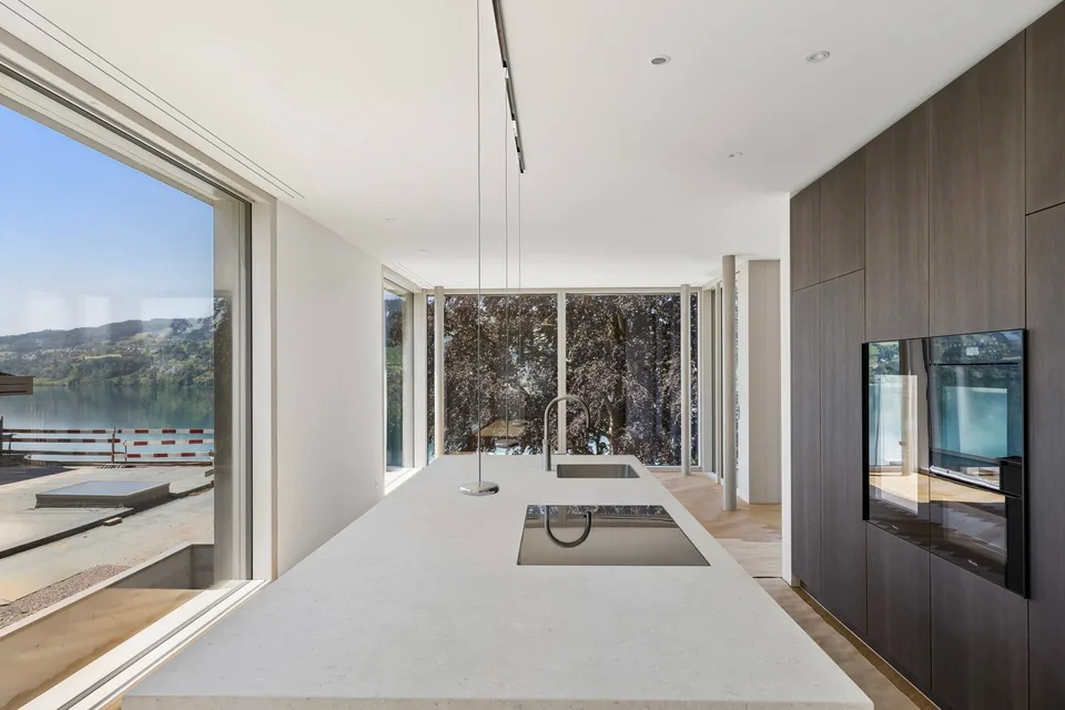 Exklusive Neubauvilla mit Pool und Seeblick – Foto 12 von 30