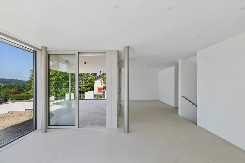 Exklusive Neubauvilla mit Pool und Seeblick – Foto 25 von 30