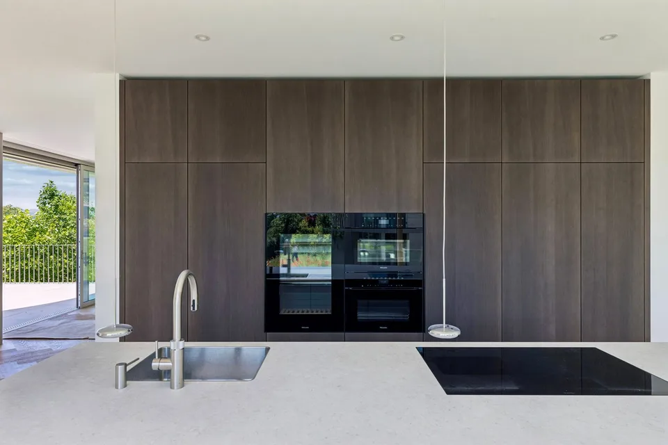 Exklusive Neubauvilla mit Pool und Seeblick – Foto 7 von 30