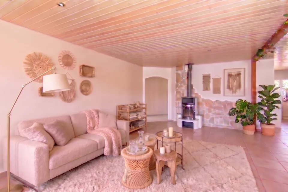 Esclusività - Casa familiare con grande terreno, luce eccezionale e potenziale di ampliamento.