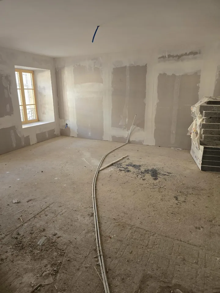 Immeuble entièrement transformé ? 4 appartements + 1 surface commerciale à Porrentruy(JU)